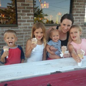 Meet your Posher, Lisa